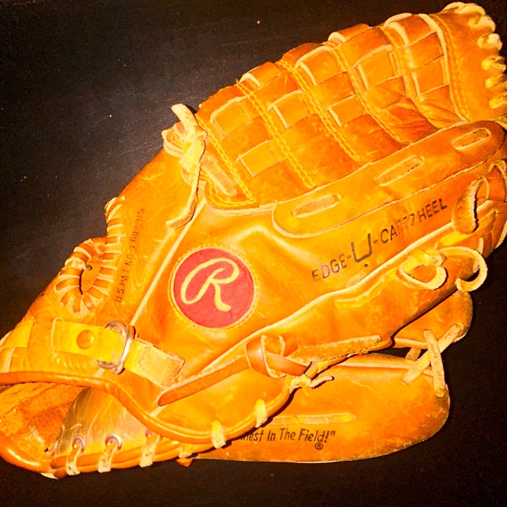 Rawlings rbg4 Tan Baseball/softball Glove 
13 inches